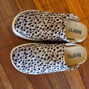 Born Cheetah print zen mule 7m